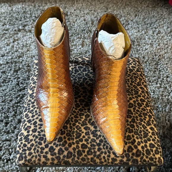 Kenneth Cole vintage 2003 Sex It Up Cognac snakeskin pointed toe ankle boots (8) - Picture 3 of 7